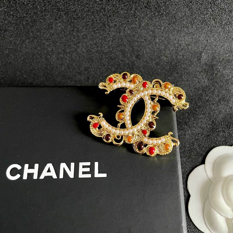 Chanel Brooch 06yxs43
